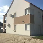 Apartament Szofi Fenyves U. 19. Pápa