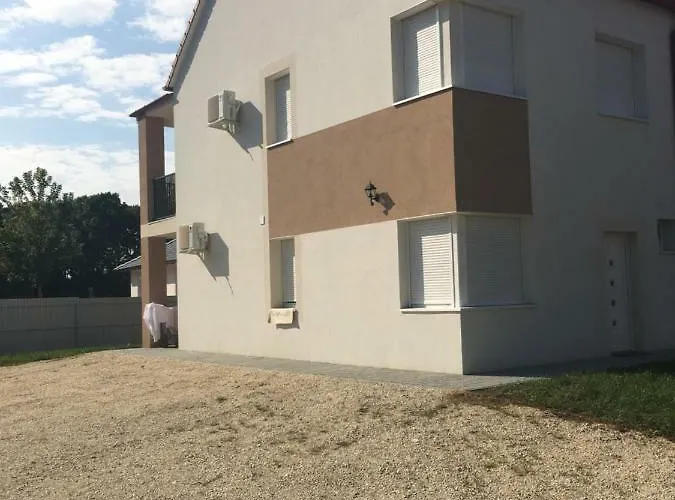 아파트 Szofi Fenyves U. 19.