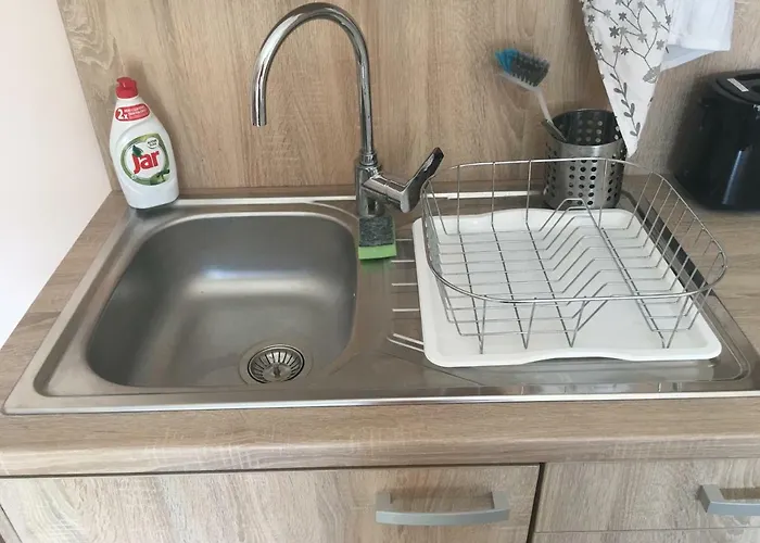 Szofi Fenyves U. 19. Pápa